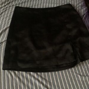 Woman’s X-Small Silk satin black skirt